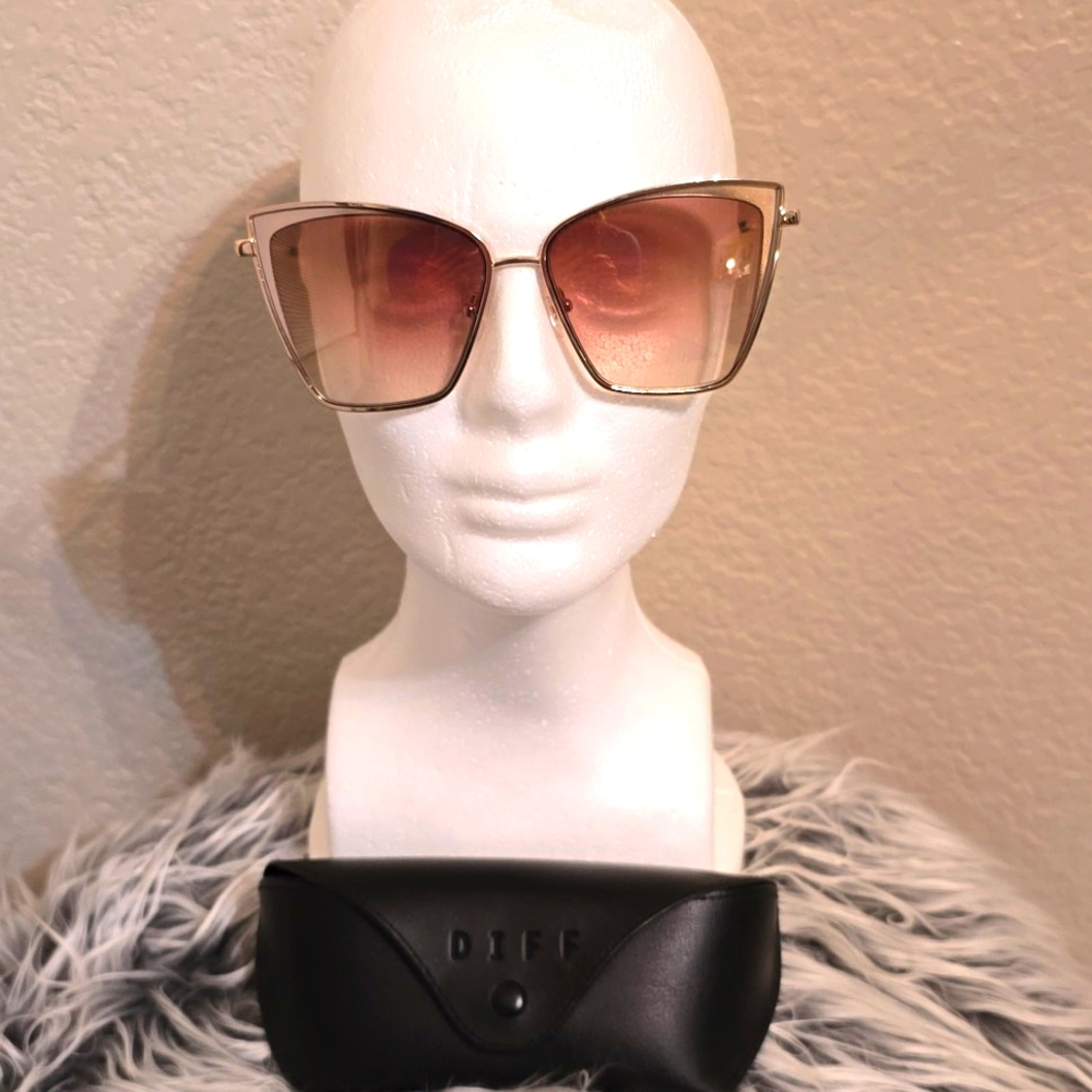 Diff Eyewear Women's Frame Mirrored Sunglasses - Picture 8 of 15